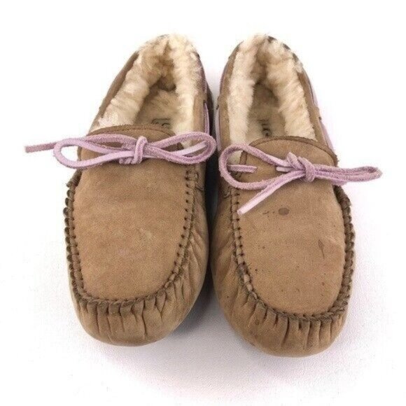 UGG Dakota Indoor Outdoor Moccasin Slippers 7 - Picture 4 of 12